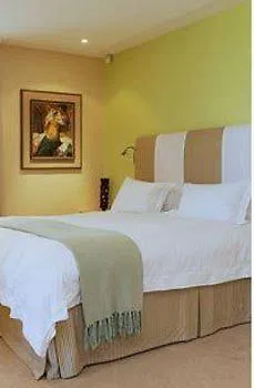 Rodwell House Hotel St James